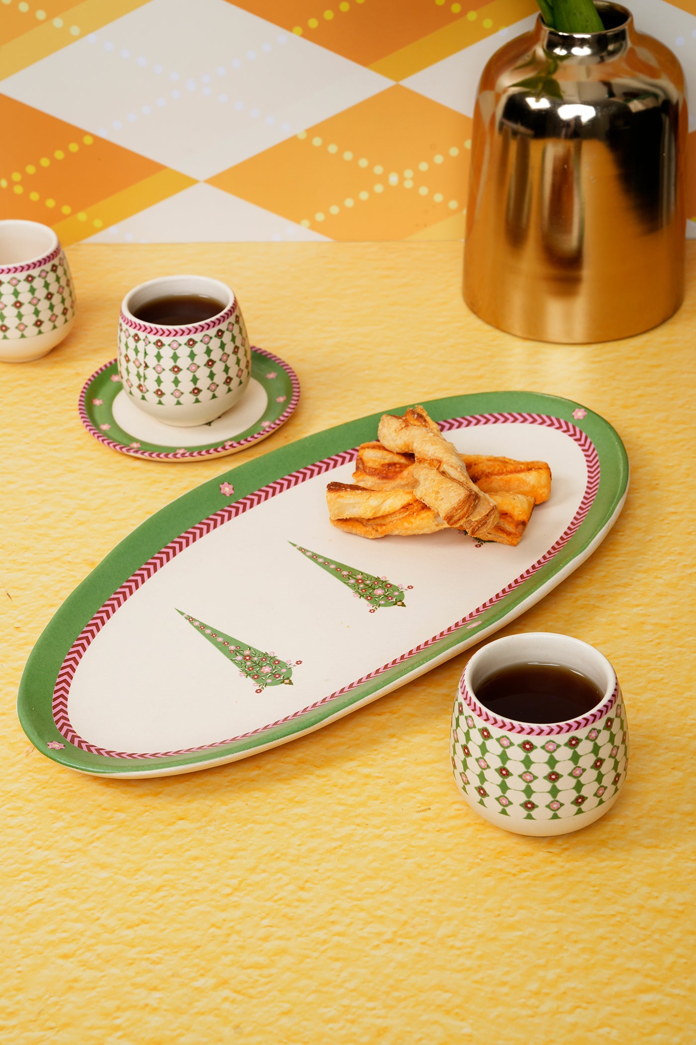 Rakhsha Bandhan Gift Hamper Mughal Garden Oval Platter