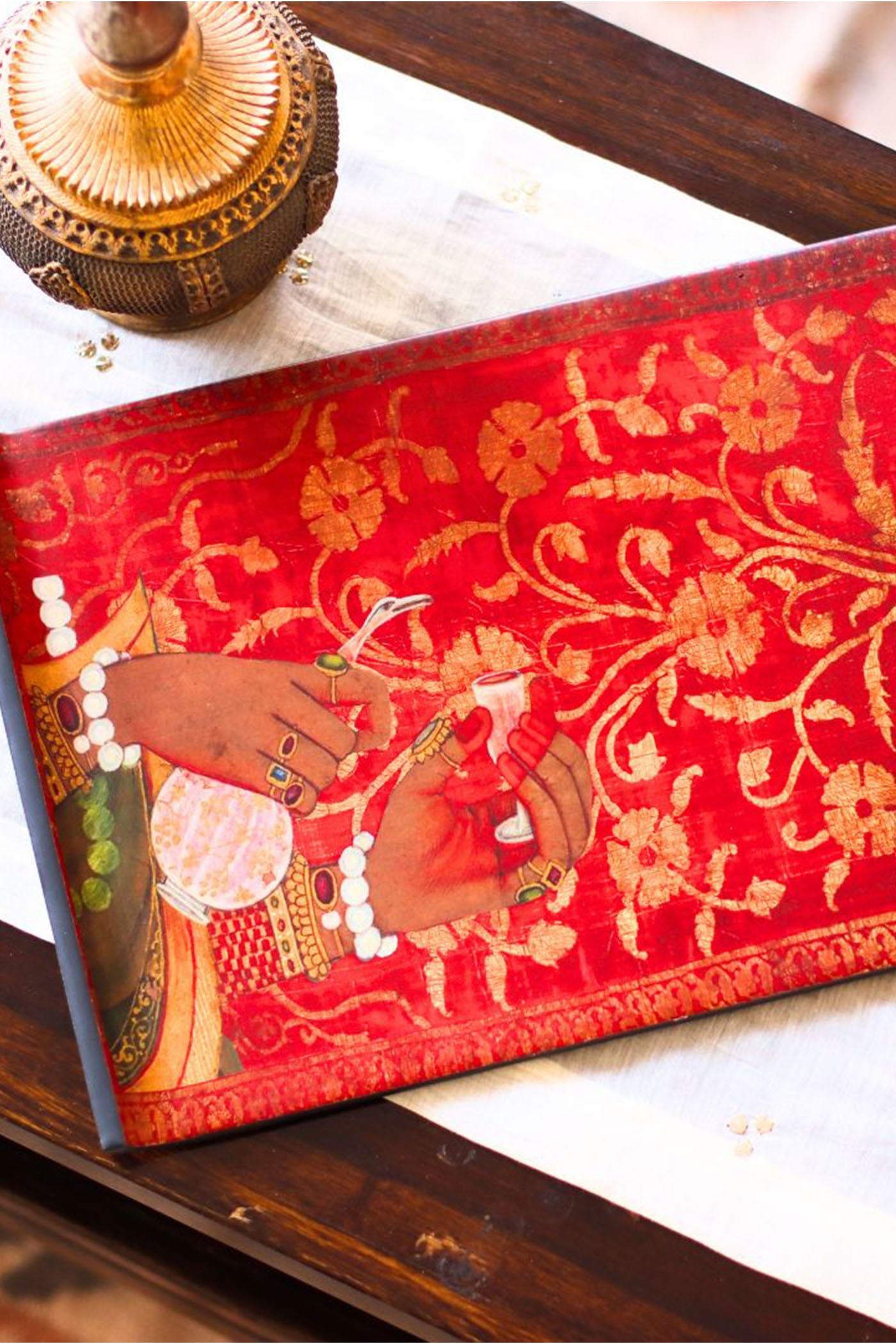 Amulya Red Tray
