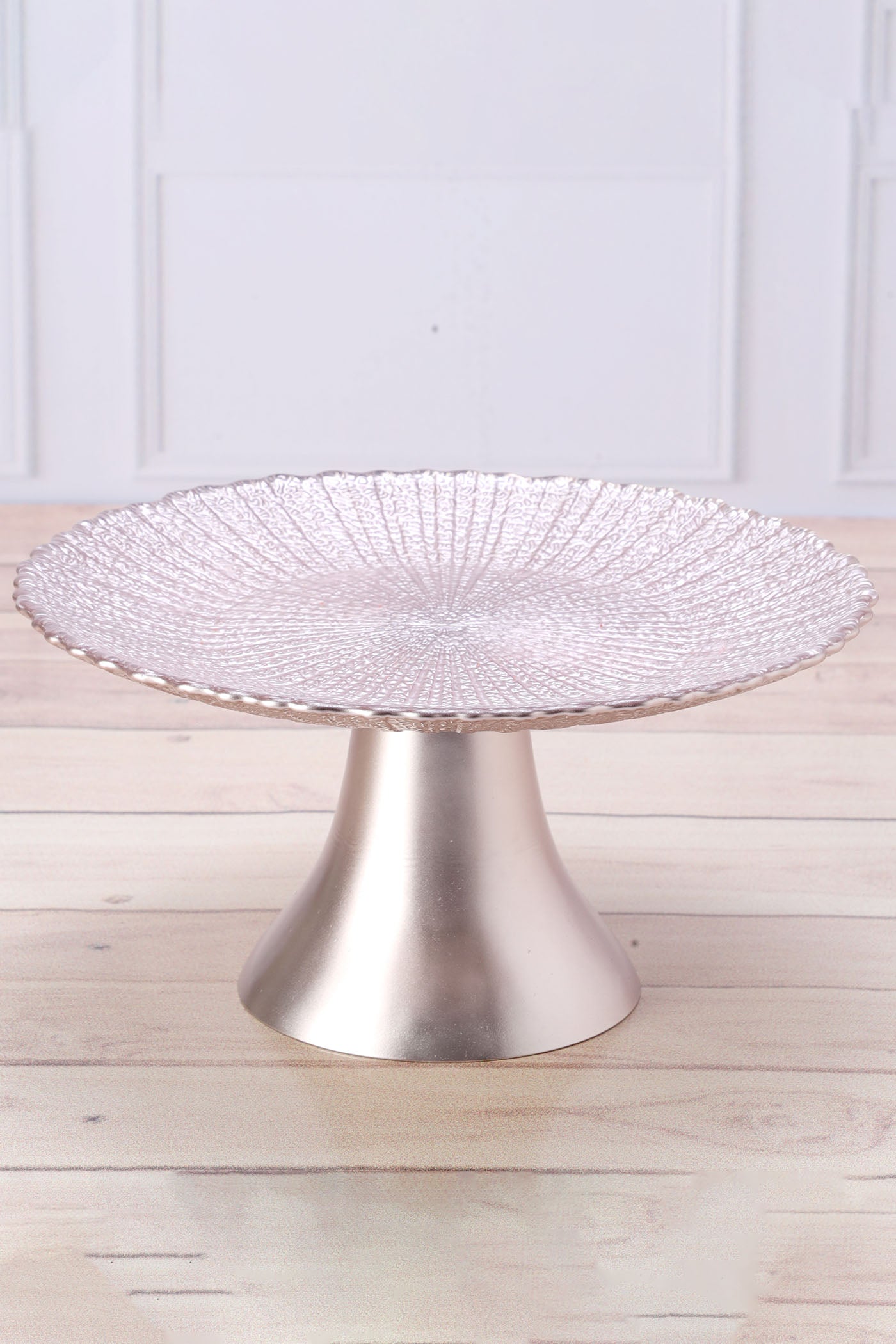 Classic Cake Stand