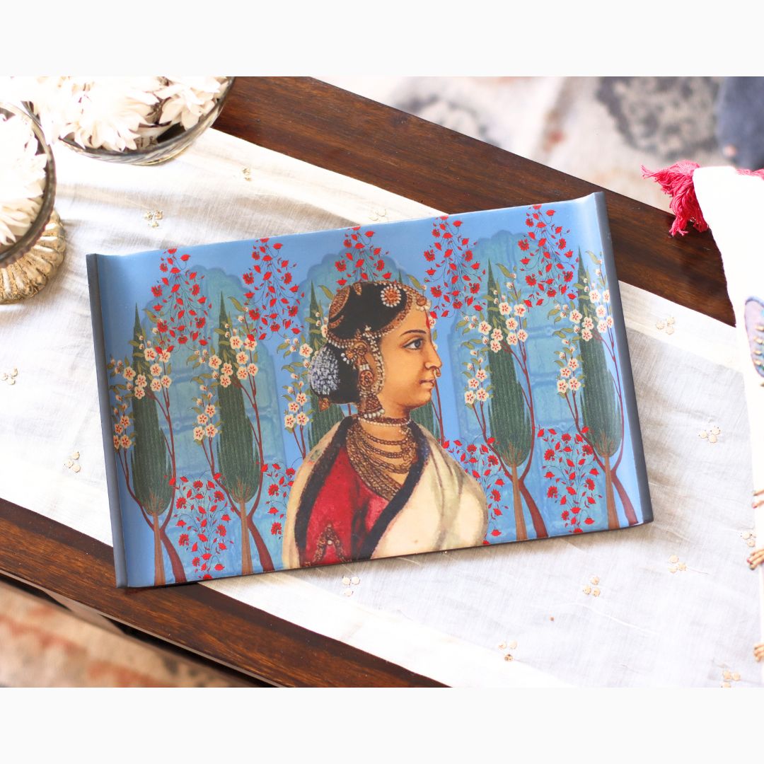 Amulya Lady In Blue Tray - Gifting