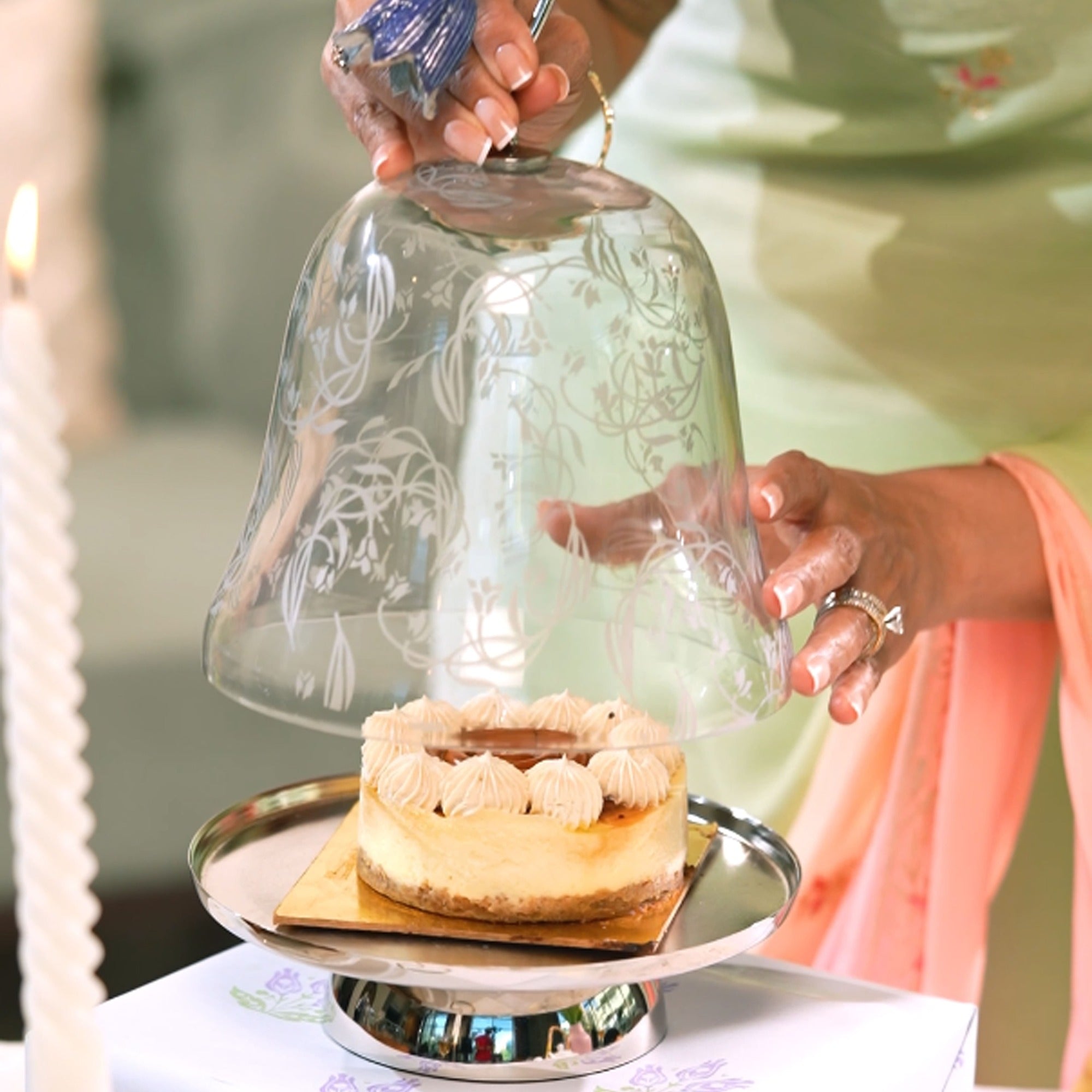 Tulip Cake Stand